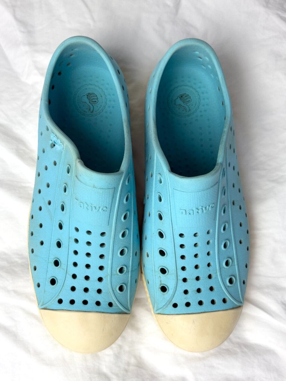 NATIVE Kids Unisex Junior Size 2 Blue Rubber Water Sneakers *PLAY CONDITION*